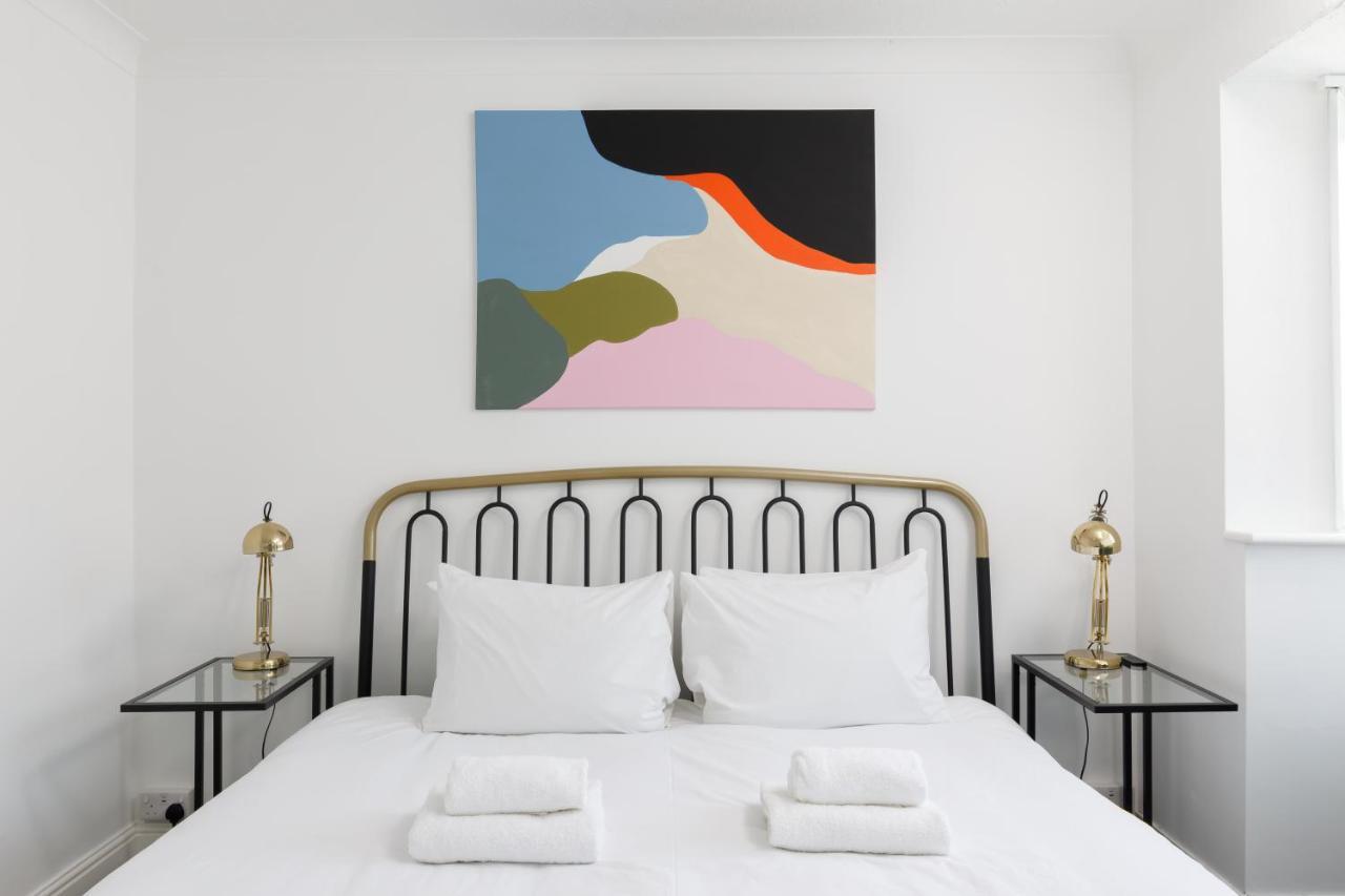 Beachside Retreat 2-Bedroom Gem With Free Private Parking & Outdoor Space Hove Buitenkant foto