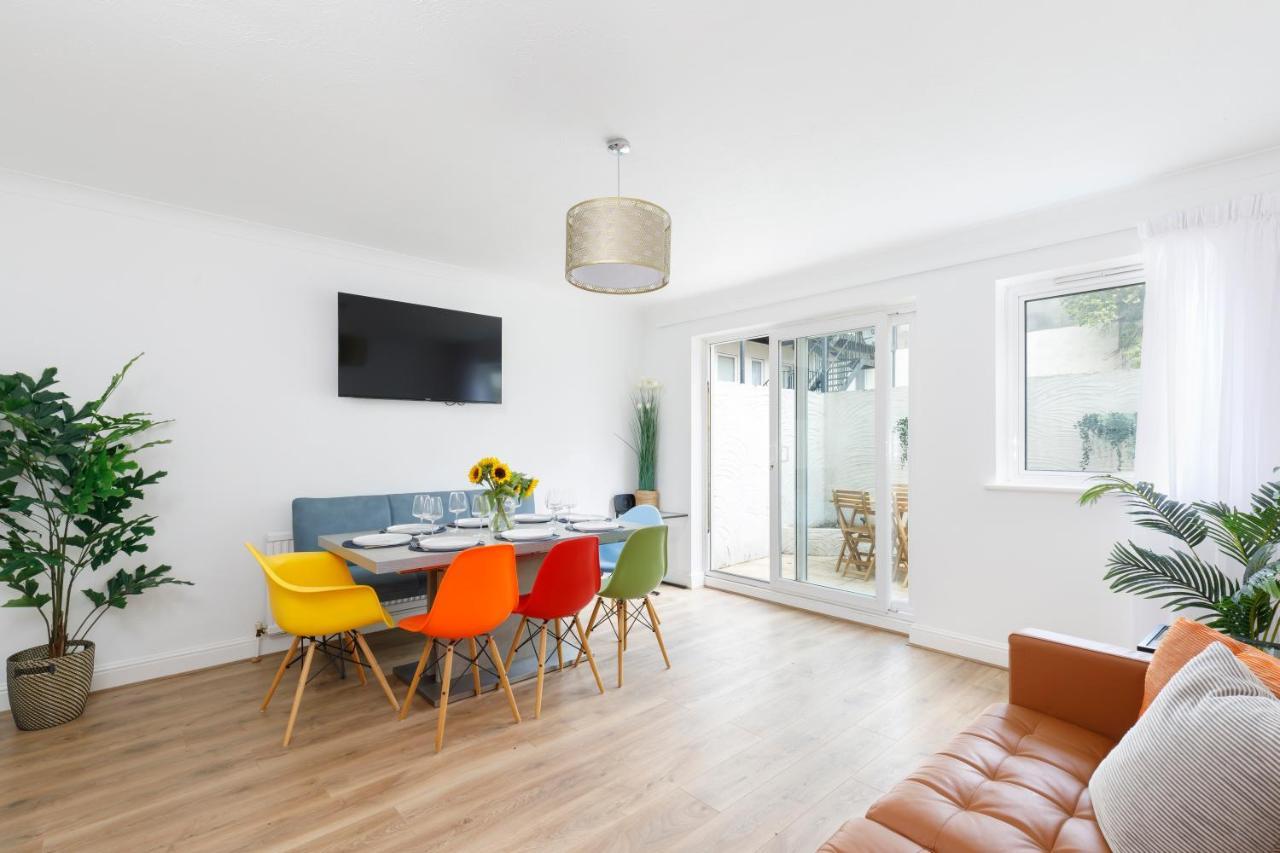 Beachside Retreat 2-Bedroom Gem With Free Private Parking & Outdoor Space Hove Buitenkant foto