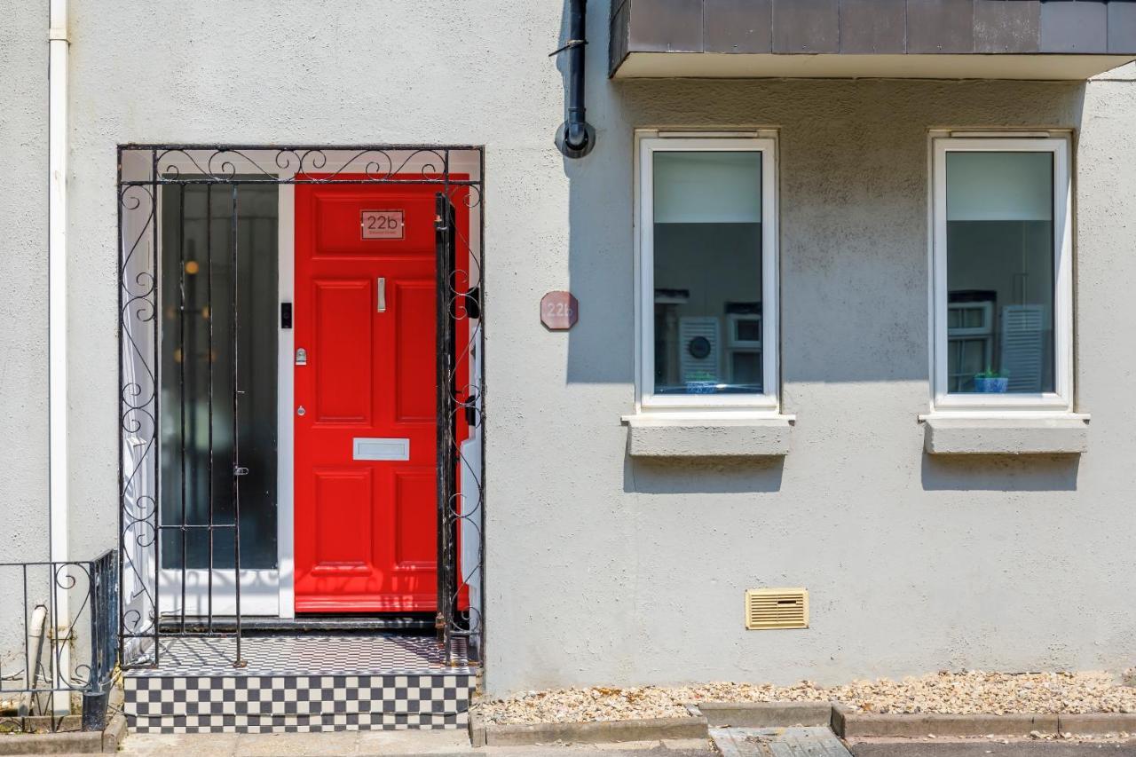 Beachside Retreat 2-Bedroom Gem With Free Private Parking & Outdoor Space Hove Buitenkant foto
