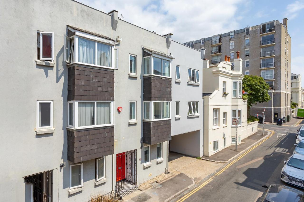 Beachside Retreat 2-Bedroom Gem With Free Private Parking & Outdoor Space Hove Buitenkant foto